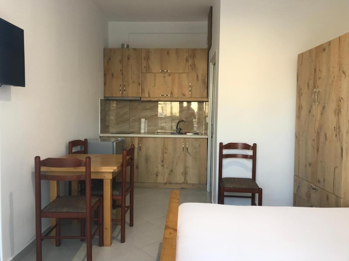 Vila Bedro Sarandë エクステリア 写真